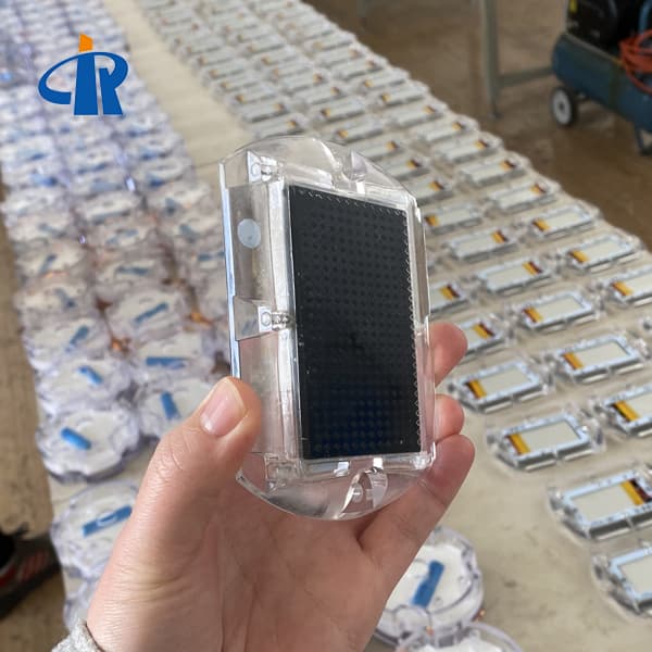 Green Led Solar Studs Factory In UK